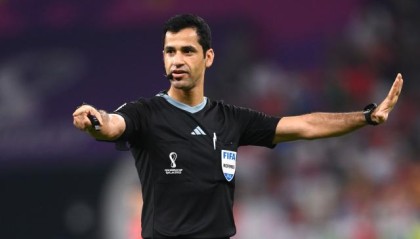 国足又遇“灾星”裁判 卡塔尔贾西姆执法日中之战